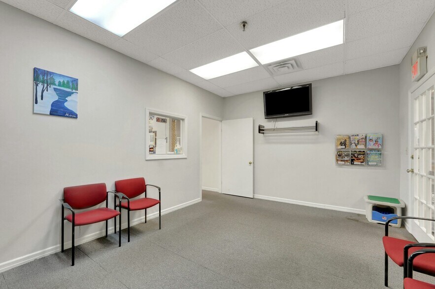 More Photos Of 1033 Clifton Ave, Clifton Medical For Sale