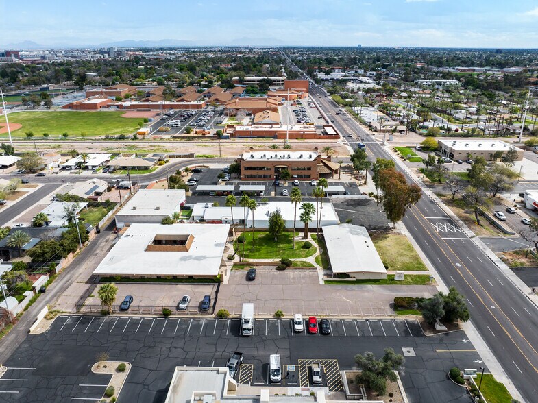 More Photos Of 424 W Broadway Rd, Tempe Office For Sale
