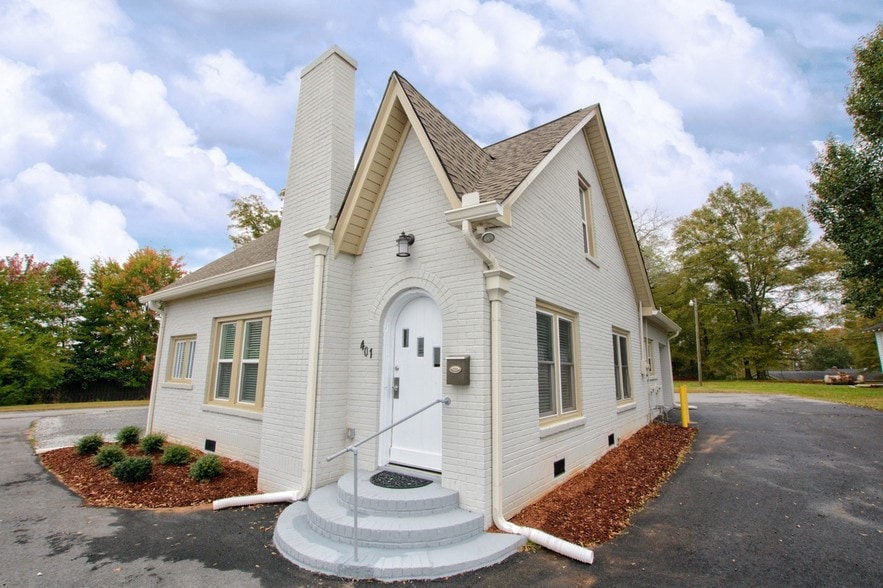 More Photos Of 401 Bankhead Hwy, Carrollton Office For Lease