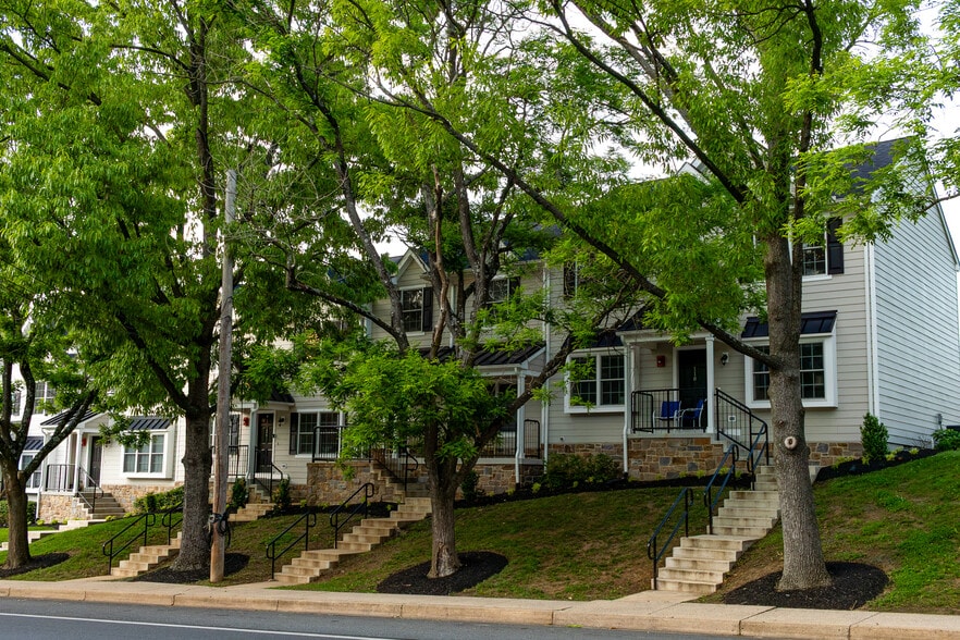 More Photos Of 118 New London Rd, Newark Apartments For Sale