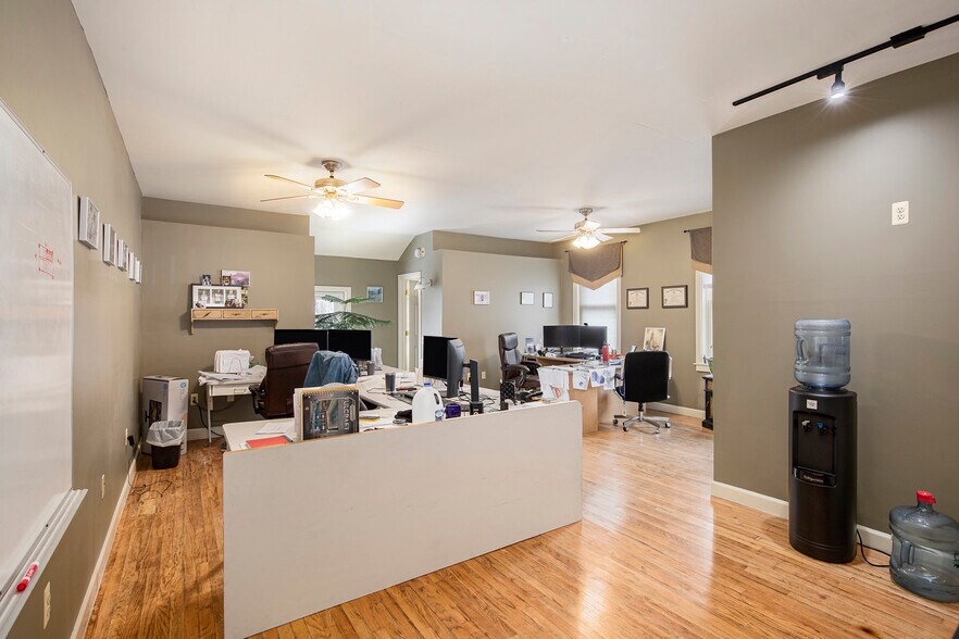 More Photos Of 206 S Main St, Romeo Freestanding For Sale