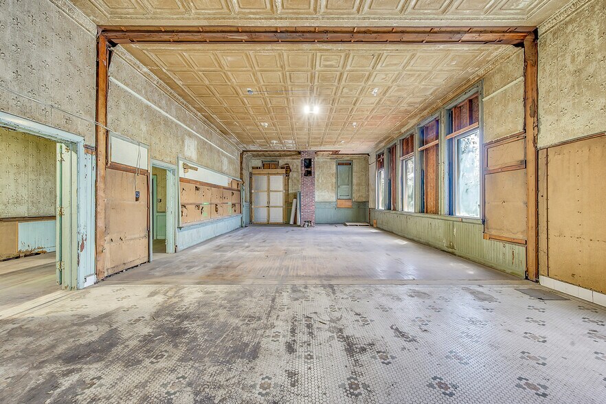 More Photos Of 1934 PA-940, Freeland Medical For Sale