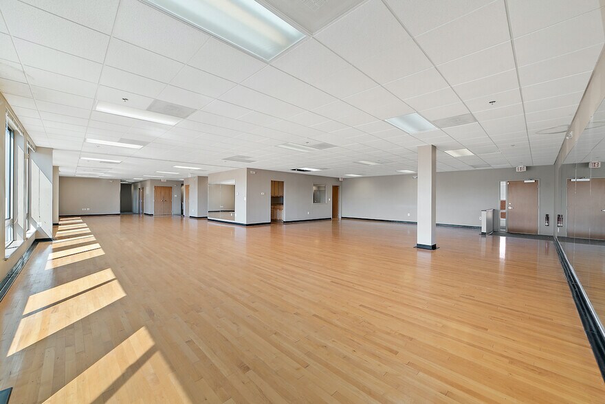 More Photos Of 44320 Premier Plaza, Ashburn Office For Sale