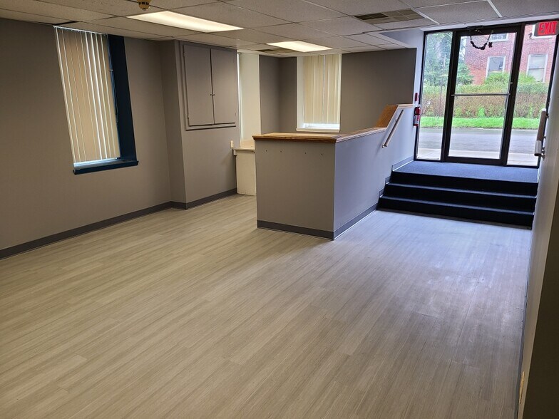 More Photos Of 40 Clinton St, Brockport Apartments For Lease