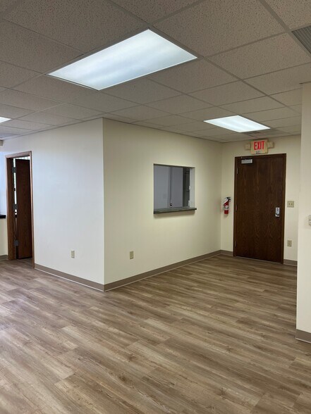 More Photos Of 21140 W Capitol Dr, Brookfield Office For Lease
