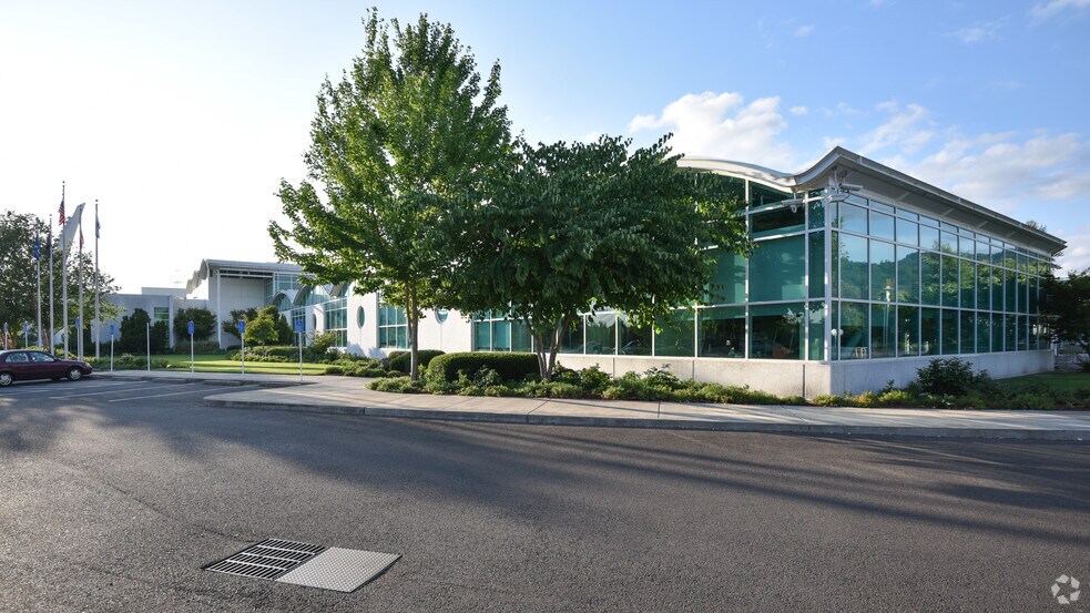 More Photos Of 1000 Royal Caribbean Way, Springfield Office For Sale