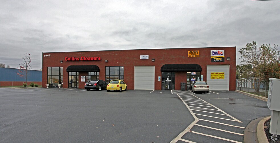 More Photos Of 5647 Brookshire Blvd, Charlotte Freestanding For Lease