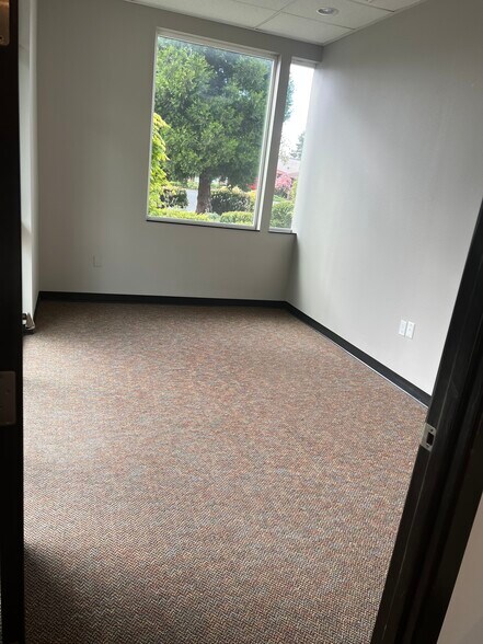 More Photos Of 3204 Smokey Point Dr, Arlington Office For Lease