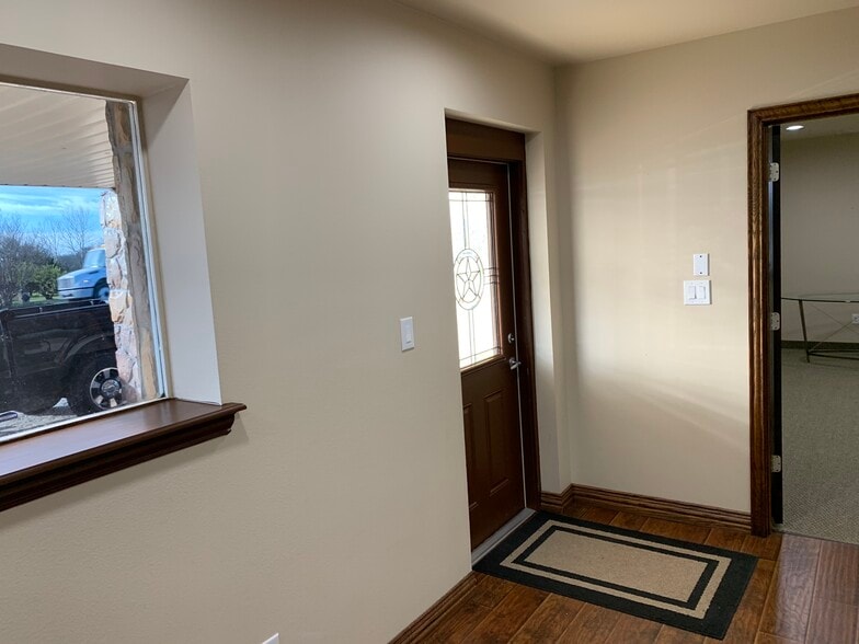 More Photos Of 105 New Hope Rd E, McKinney Freestanding For Sale