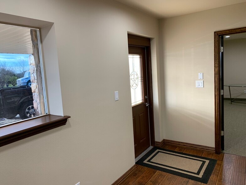 More Photos Of 105 New Hope Rd E, McKinney Freestanding For Lease