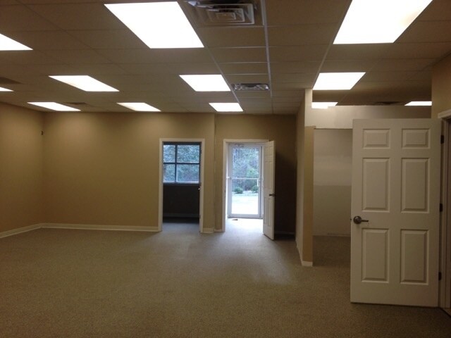More Photos Of 100 Omalley Dr, Summerville Office For Sale