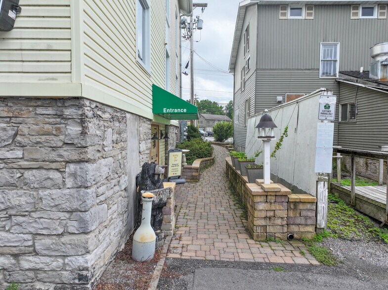 More Photos Of 315 E Seneca St, Manlius General Retail For Sale