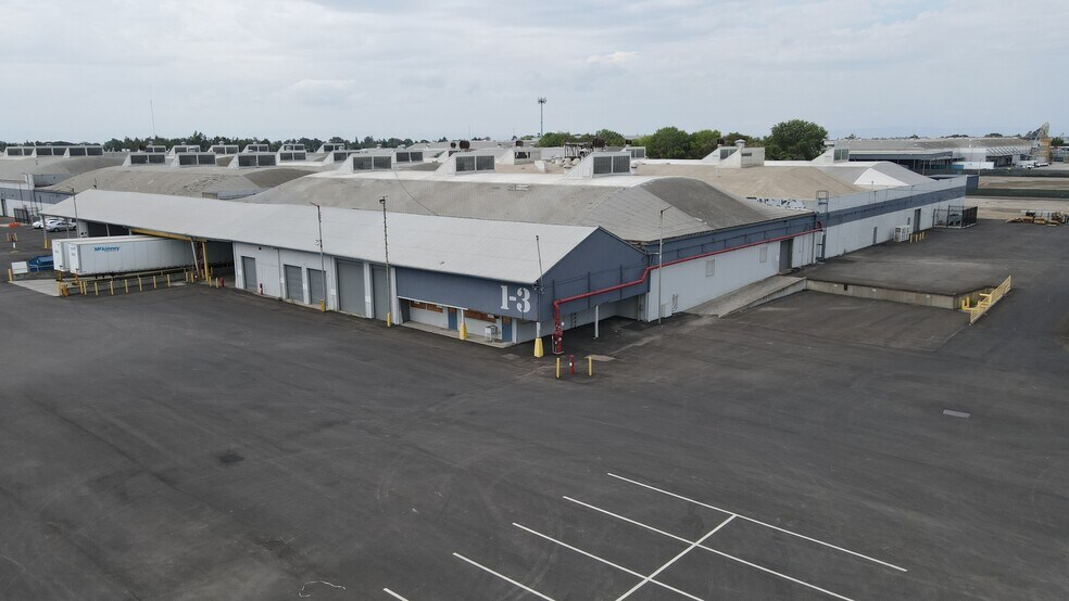 More Photos Of 1515-1521 S Fresno Ave, Stockton Warehouse For Lease
