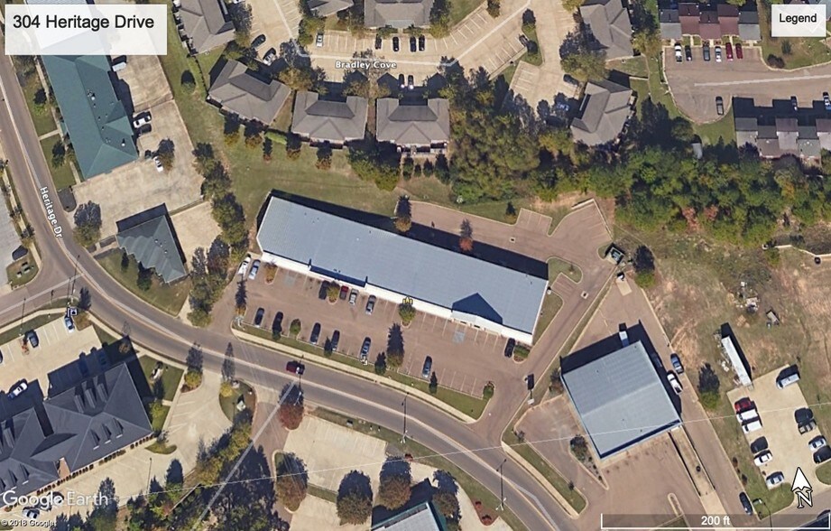 More Photos Of 304 Heritage Dr, Oxford General Retail For Lease