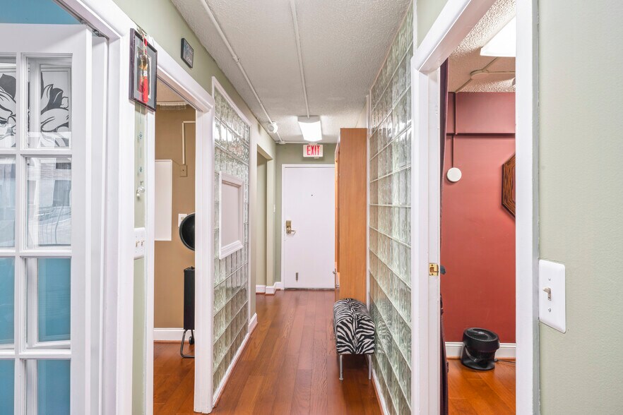 More Photos Of 1325 18th St NW, Washington Office For Lease