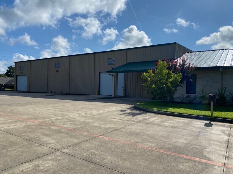 More Photos Of 18050 Kieth Harrow Blvd, Houston Warehouse For Lease
