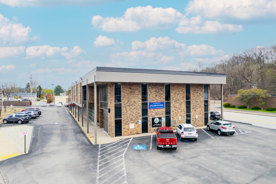 Primary Photo Of 346 Freeport Rd, New Kensington Medical For Lease