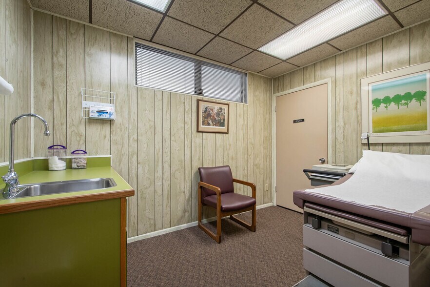 More Photos Of 3027 Aloma Ave, Winter Park Medical For Lease