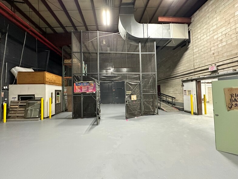 More Photos Of 4865 Arthur Kill Rd, Staten Island Warehouse For Sale