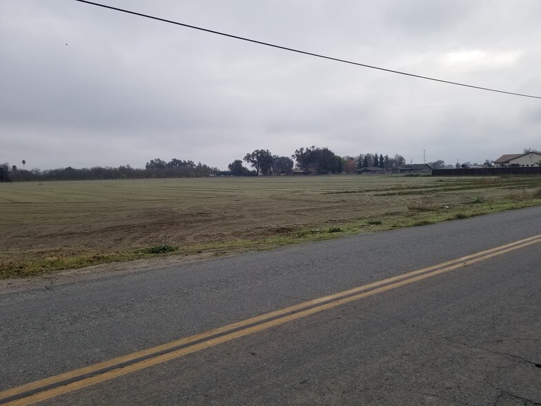 More Photos Of Road 152 & Mineral King Avenue, Visalia Land For Sale