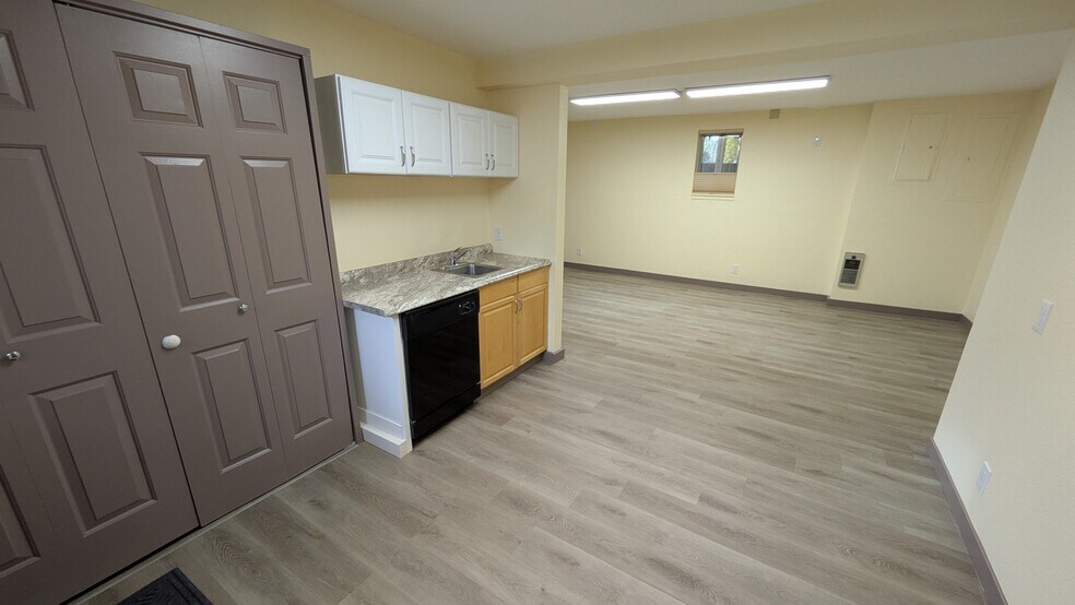 More Photos Of 1701 E Evergreen Blvd, Vancouver Office Residential For Lease