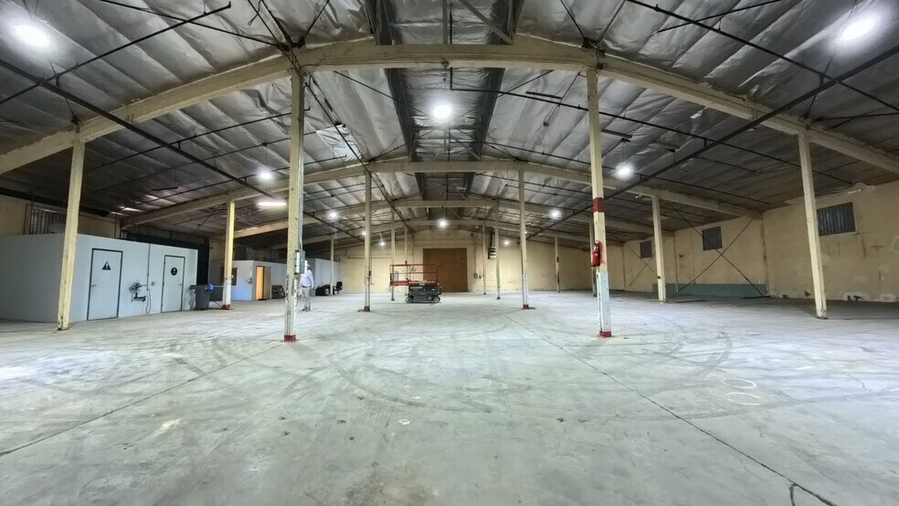 More Photos Of 8832 Miner St, Los Angeles Manufacturing For Lease