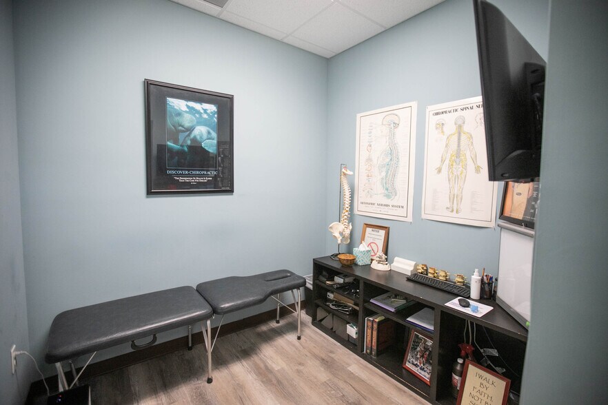 More Photos Of 20770-20776 W Dixie Hwy, Miami Medical For Sale