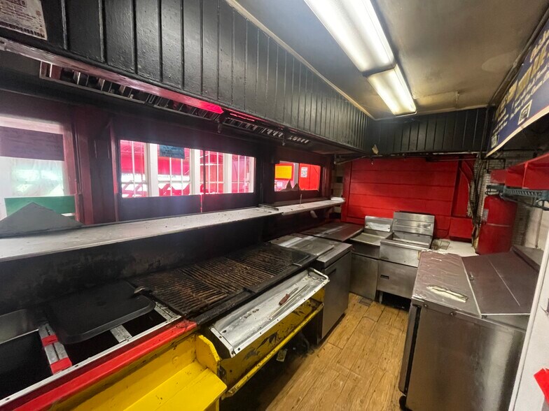 More Photos Of 69 Grand Island Blvd, Tonawanda General Retail For Sale