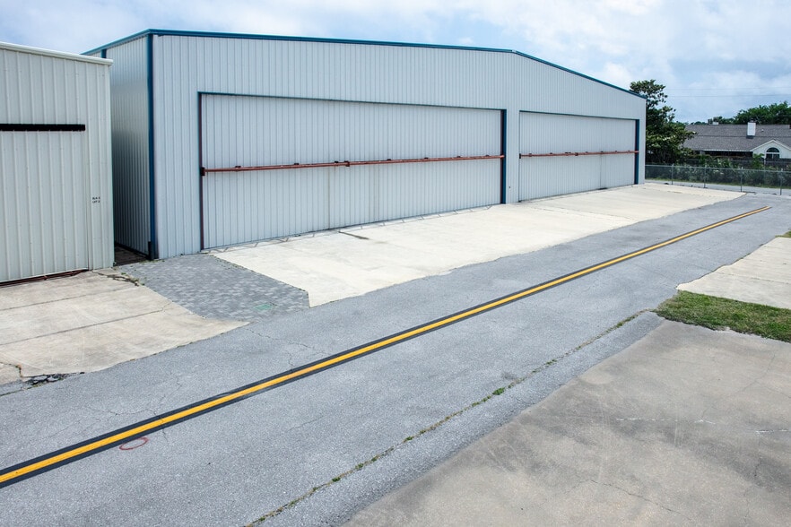 More Photos Of 1001 Airport Rd, Destin Airplane Hangar For Sale