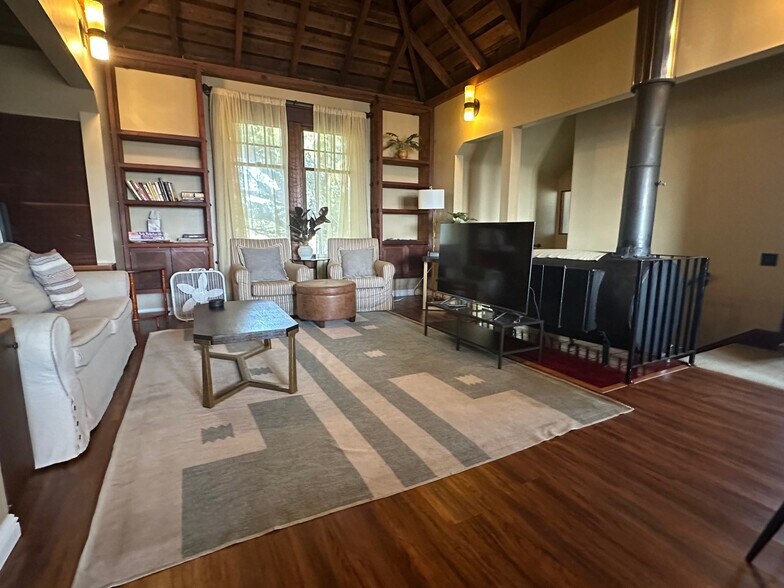 More Photos Of 1369 G St, Arcata Office Residential For Sale