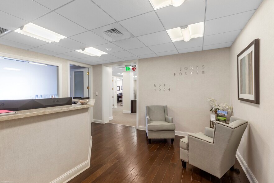 More Photos Of 350 Royal Palm Way, Palm Beach Medical For Lease