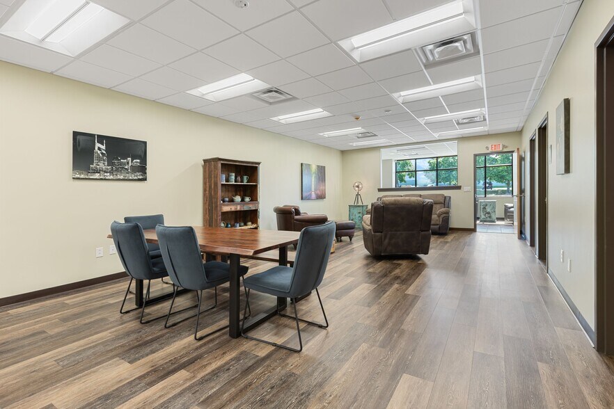 More Photos Of 533 Myatt Dr, Madison Showroom For Sale