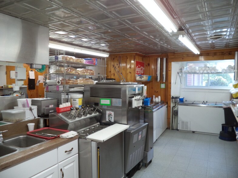More Photos Of 1391 Hooksett Rd, Hooksett Restaurant For Sale