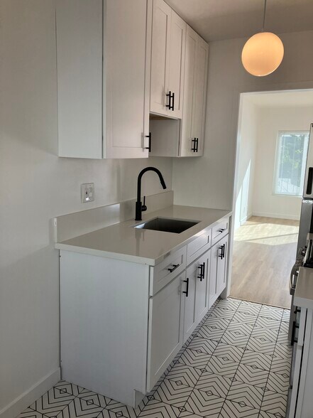 More Photos Of 5115 Clinton St, Los Angeles Apartments For Sale