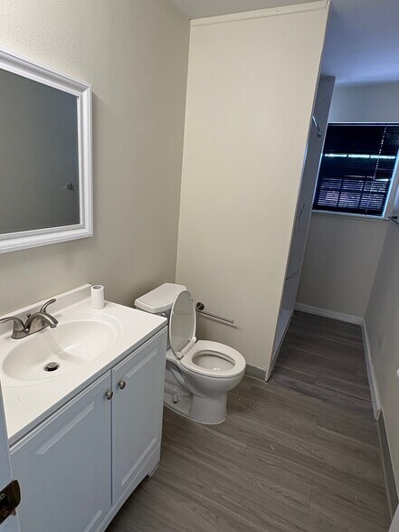 More Photos Of 6105 Memorial Hwy, Tampa Office For Lease
