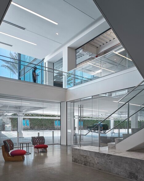 More Photos Of 1888 Rosecrans Ave, Manhattan Beach Office For Lease