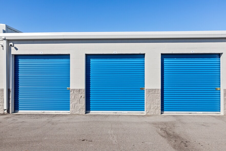 More Photos Of 9419 Moccasin Wallow Rd, Parrish Self Storage For Sale