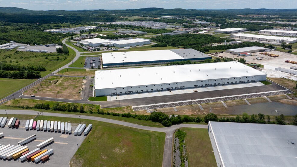 More Photos Of 575 Maddox Simpson Pkwy, Lebanon Distribution For Lease