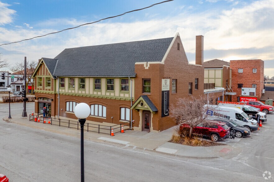 More Photos Of 4900-4910 Dodge St, Omaha Office For Sale