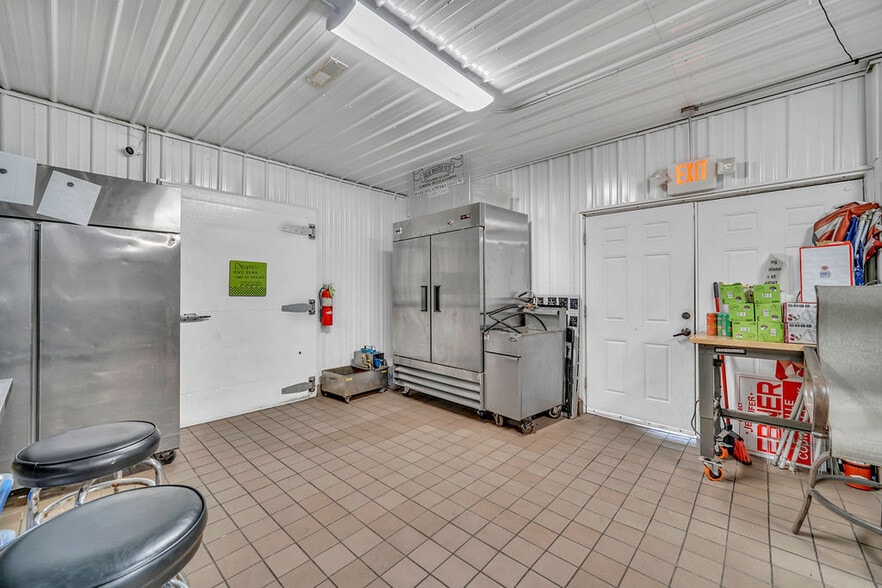 More Photos Of 602 Clark St, Utica Restaurant For Sale