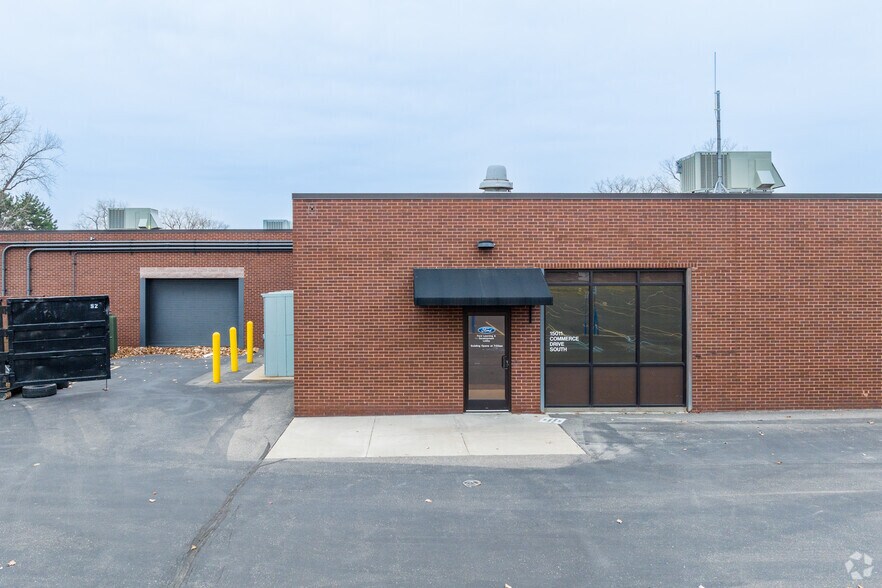 More Photos Of 15011 S Commerce Dr, Dearborn Flex For Sale