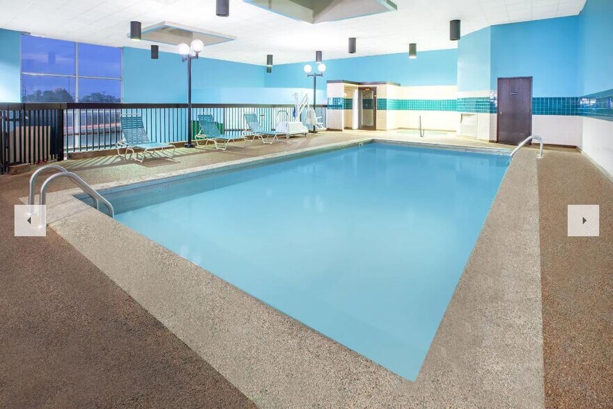 More Photos Of 255 28th St SW, Grand Rapids Hotel For Sale