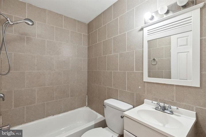 More Photos Of 2022 N Woodstock St, Philadelphia Apartments For Sale