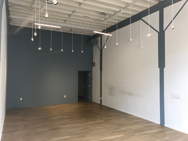 More Photos Of 452 8th St, Oakland Unknown For Lease