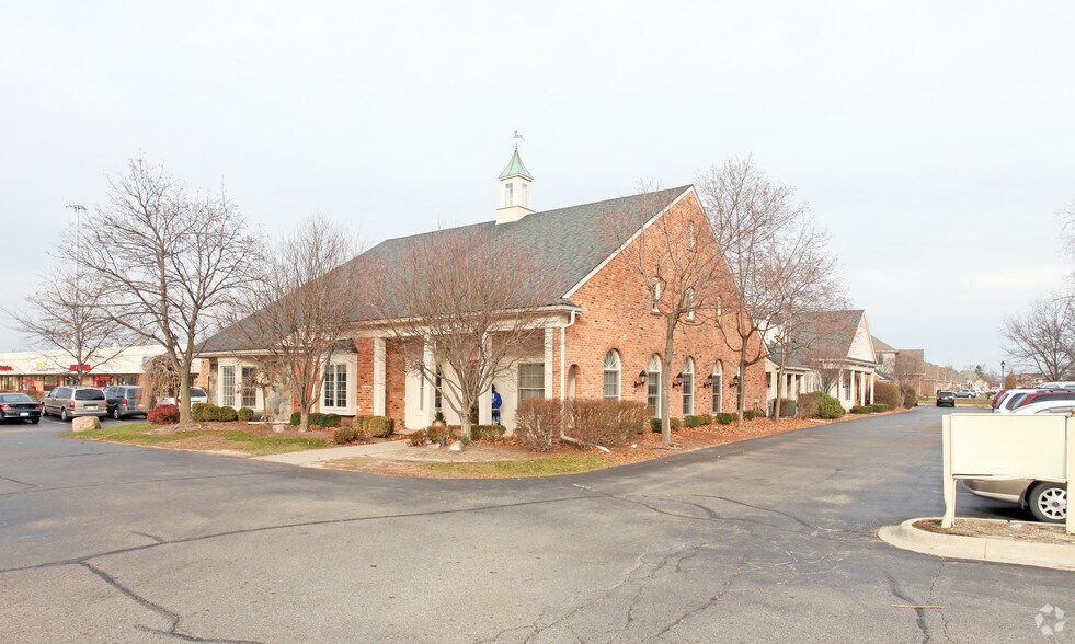 Primary Photo Of 4247 E 14 Mile Rd, Sterling Heights Medical For Sale