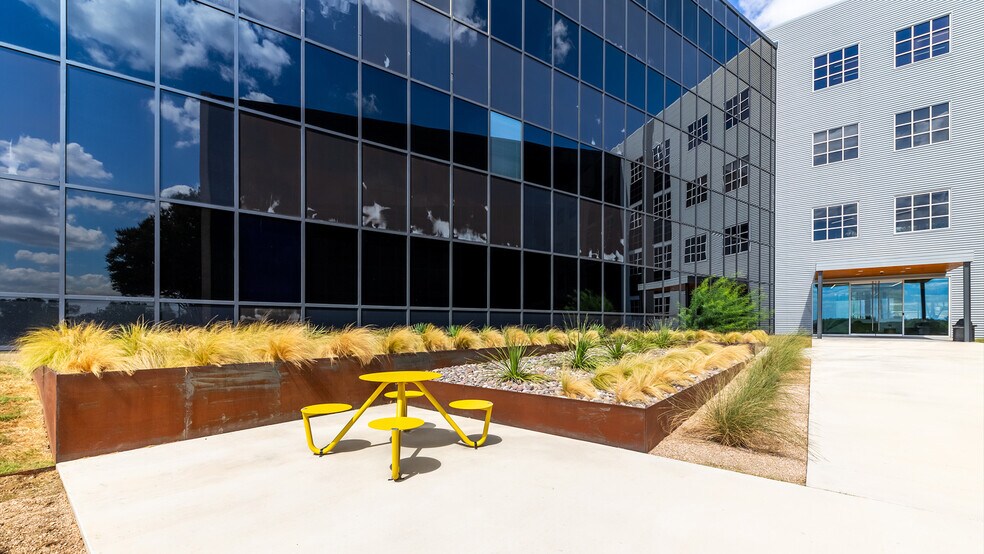 More Photos Of 8407 Wall St, Austin Office For Lease