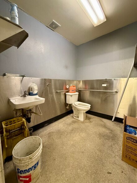 More Photos Of 110 Spring Hill Dr, Grass Valley Manufacturing For Sale