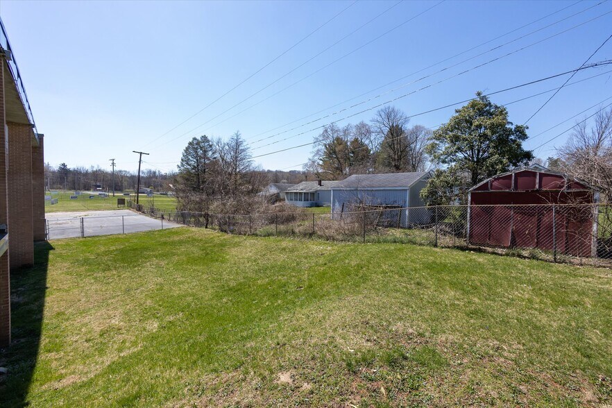 More Photos Of 502 Claremont St, Buchanan Schools For Sale