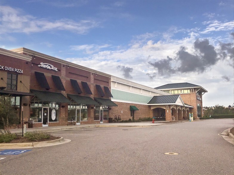 More Photos Of 201-203 Alston Blvd, Hampstead General Retail For Lease