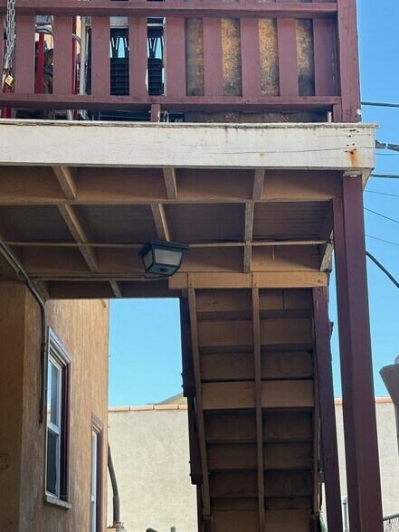 More Photos Of 617 W 3rd St, Long Beach Apartments For Sale